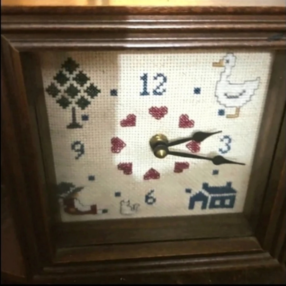 CLEARANCE Mother Goose Vtg Wood Shadowbox Needlepoint  Clock WORKS hang or place